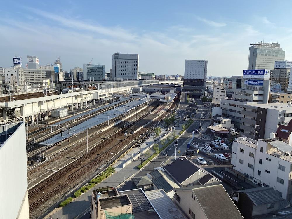 Toyoko Inn Okayama Eki Nishi Guchi Migi Exterior foto